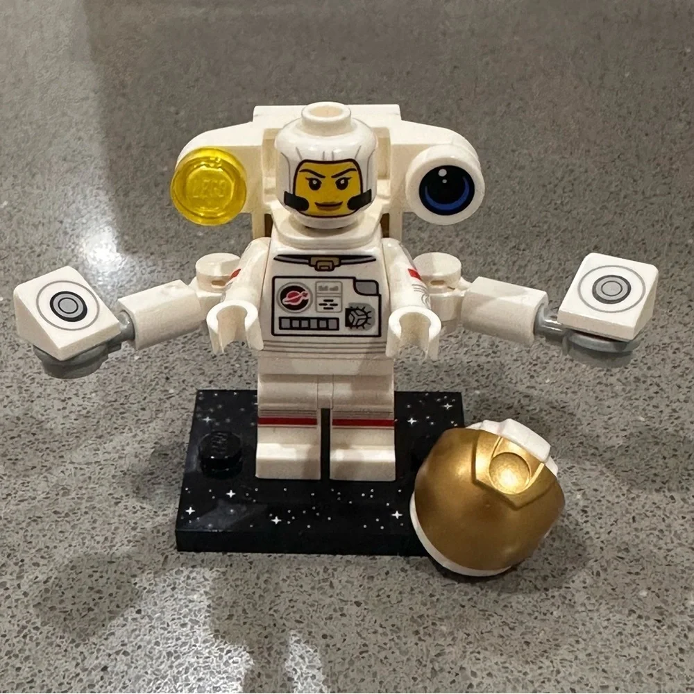 LEGO Series 26 Space Minifigures Astronaut & M-Tron Powerlifter 71046 w Box